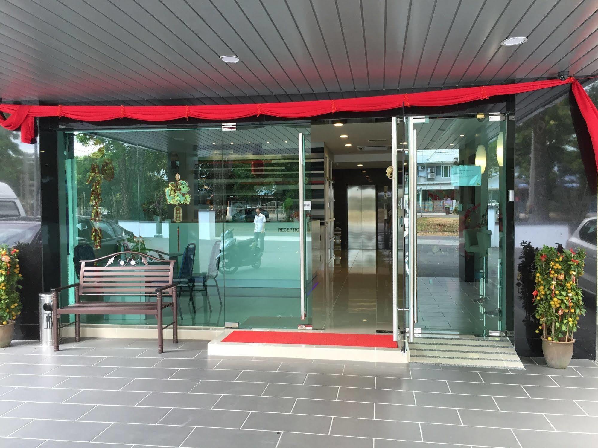 G Langkawi Motel Kuah Bagian luar foto